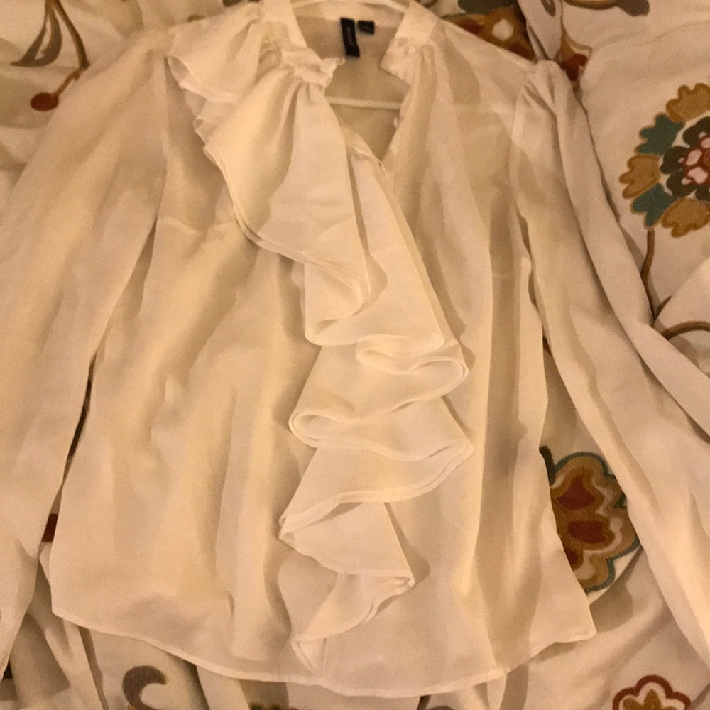 Sioni Ruffled blouse. Like new. Small